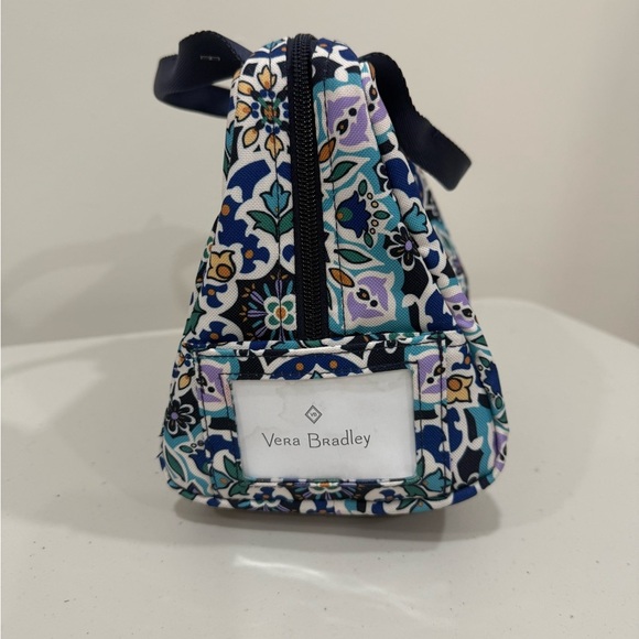 Vera Bradley Set Cooler Lunch Bag Lisbon Medallion Cool + Charm for AirPods - Picture 2 of 7